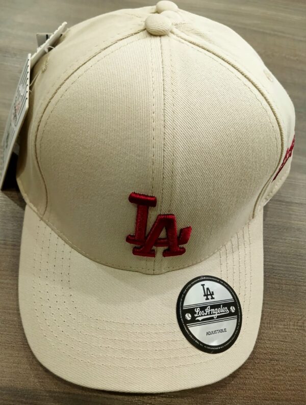 GORRO BEIGE LOGO LA